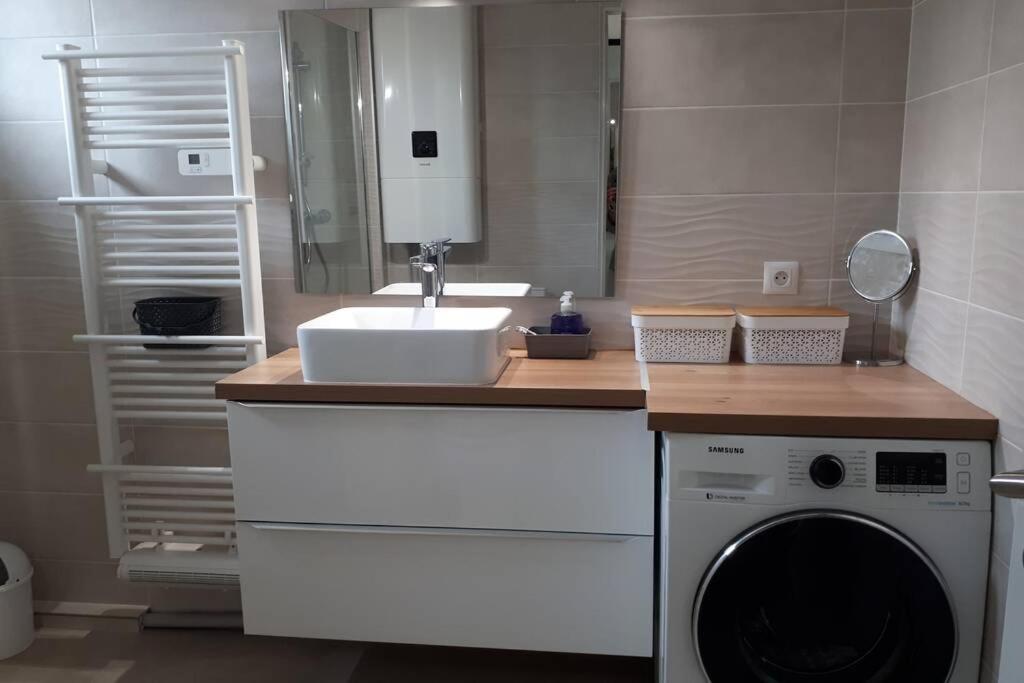 Apartamento Superbe T2 Lumineux 3*** 10 Mn A Pied De La Plage Le Pradet Exterior foto